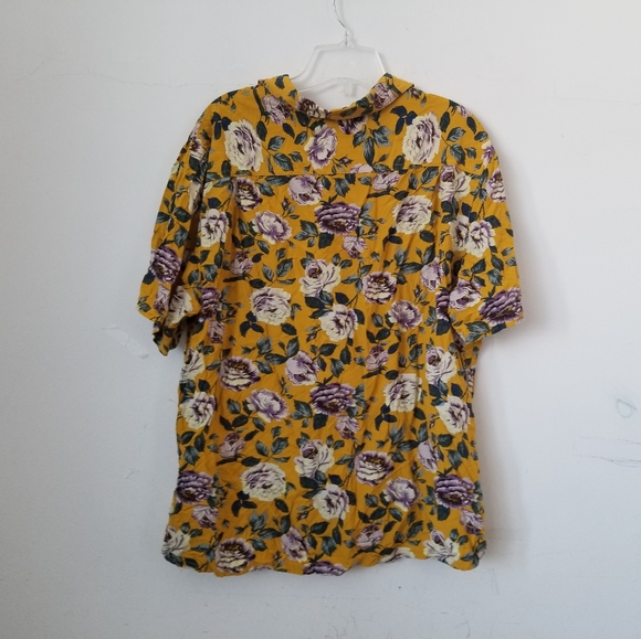 Urban Outfitters Floral Button Down Shirt - Picture 2 of 7